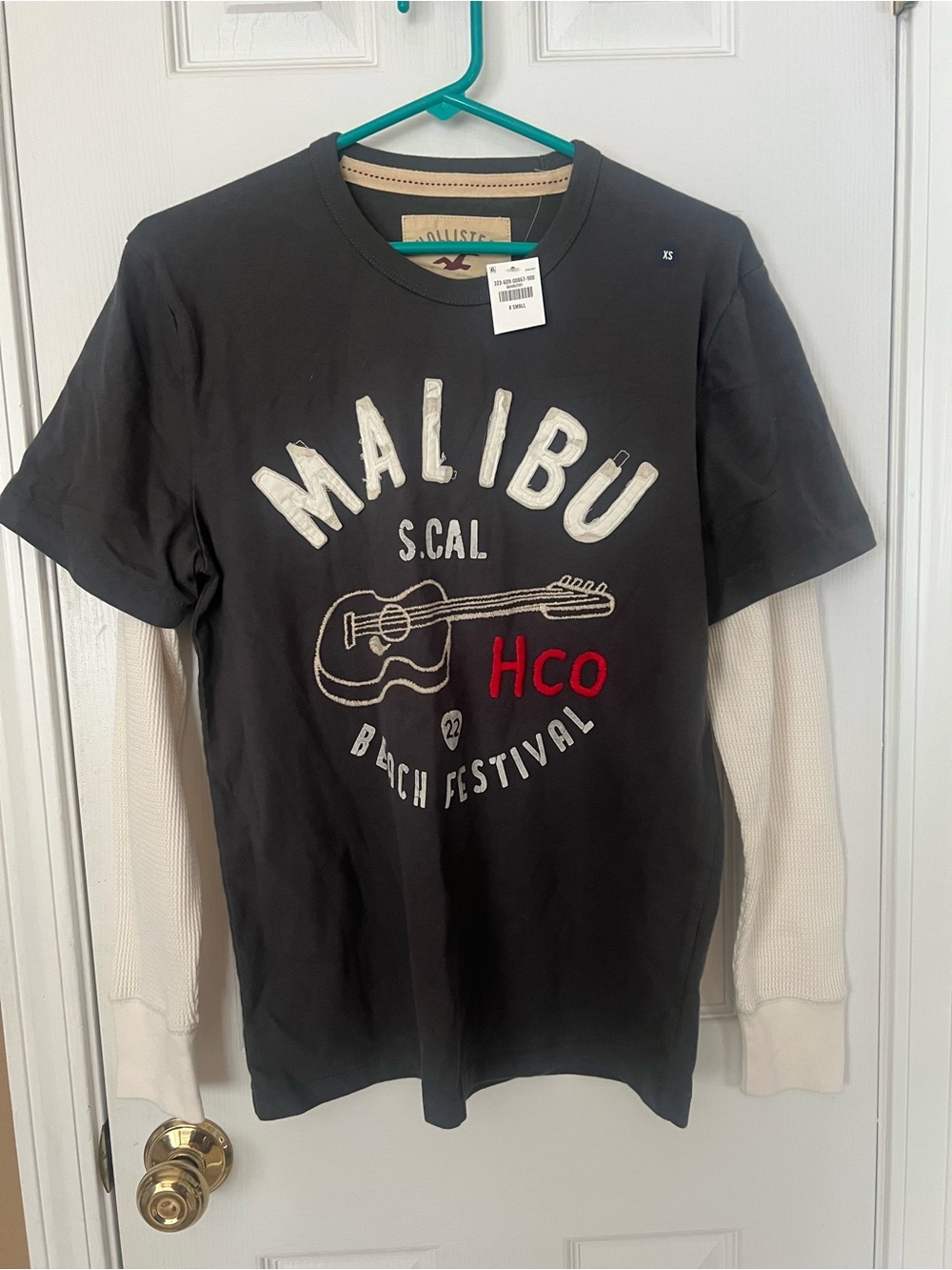 Hollister Malibu Graphic Layered Long Sleeve T-Shirt - NWT